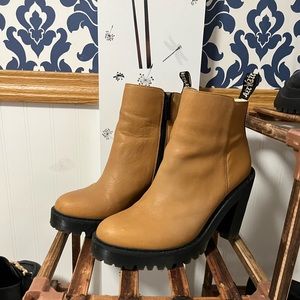 Doc Marten Magdalena